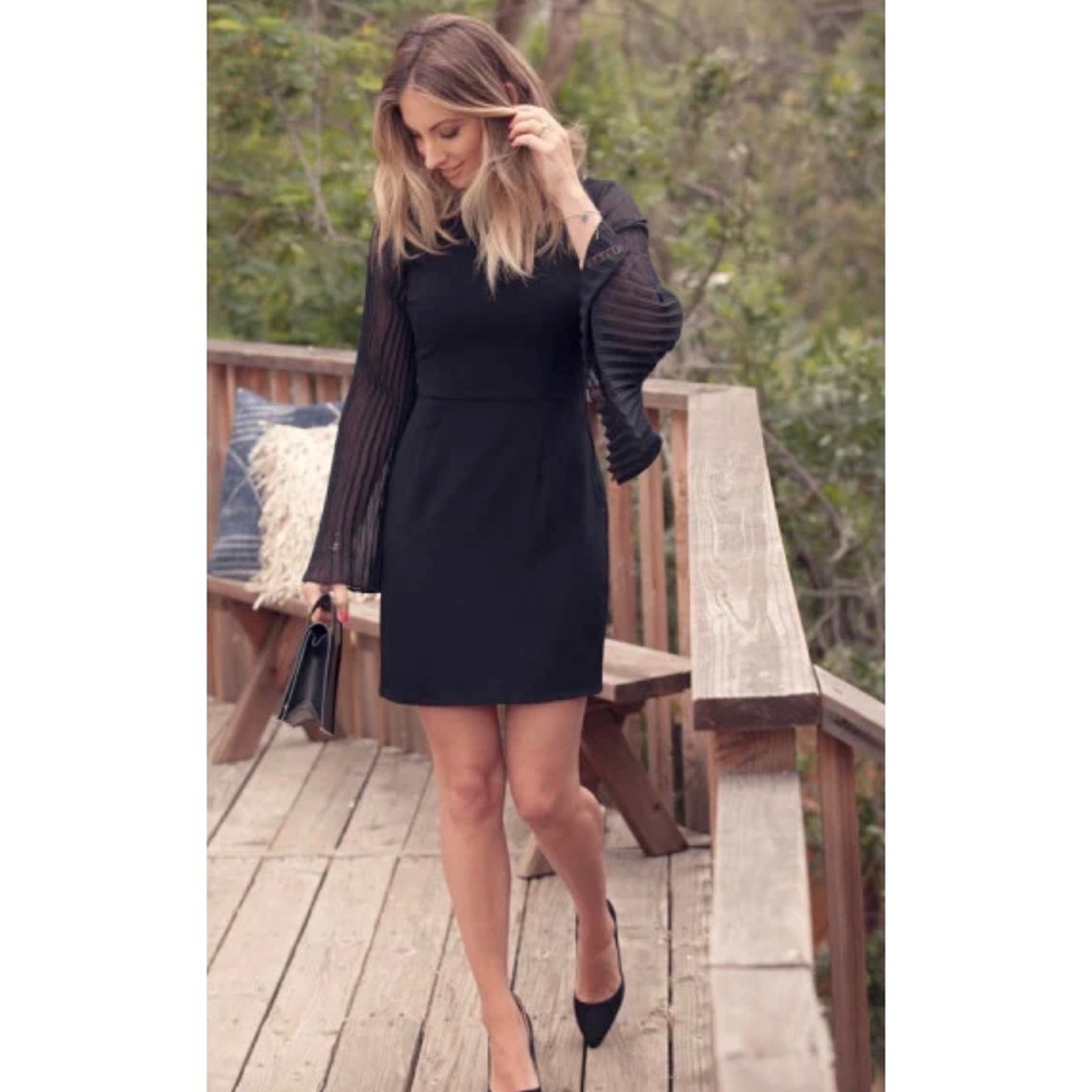 Cupcakes and Cashmere Black Pleated Bell Sleeve Mock Neck Mini Dress size 4